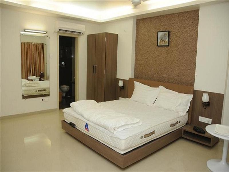 Royal Inn Ankleshwar ภายนอก รูปภาพ